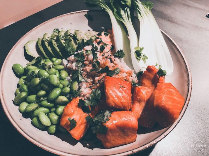 Poké bowl Light.